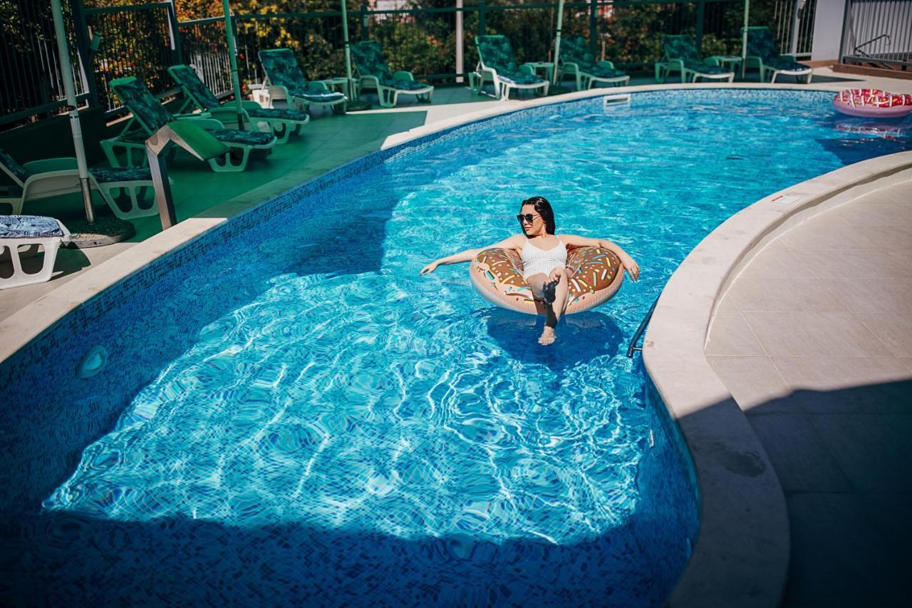 Freya Spa Apartments Ni Buitenkant foto
